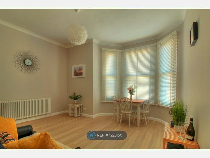 1 Bedroom Flat To Rent In Marine Terrace, Folkestone, CT20