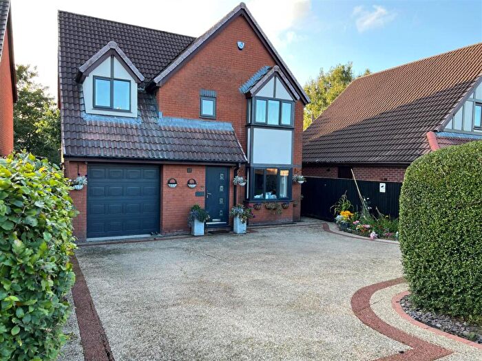 4 Bedroom Detached House To Rent In Greenstone Avenue, Horwich, Bolton, BL6