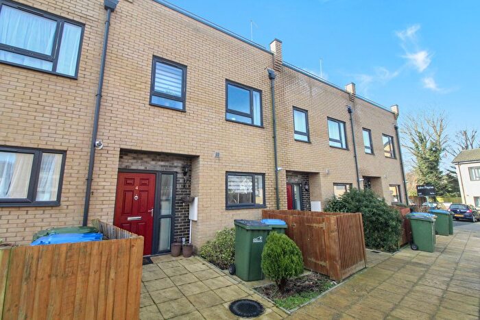5 Bedroom Town House To Rent In Potter Close, Abbey Wood, SE2