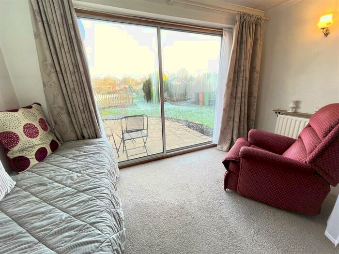 3 Bedroom SemiDetached House For Sale In Wyggeston Road, Bottesford