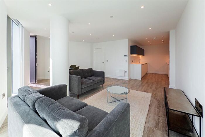 3 Bedroom Apartment To Rent In Thr, M15