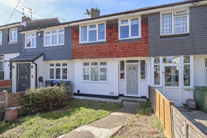 3 Bedroom Terraced House To Rent In Hazelbank, Surbiton, KT5