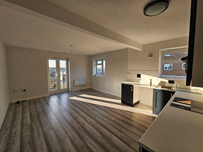 1 Bedroom Flat For Sale In Flat Samuels Tower, Longhill Avenue, Chatham, Kent, ME5