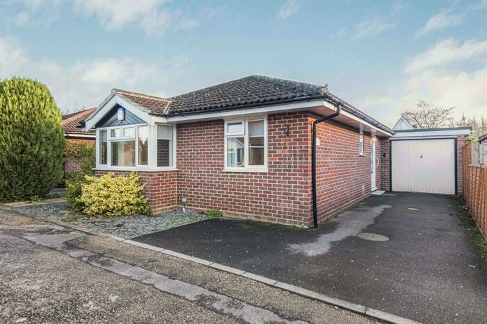 2 Bedroom Bungalow To Rent In Lymington Gate, Caversham Heights, Reading, RG4
