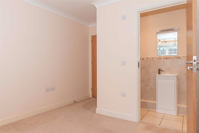 2 Bedroom Bungalow For Sale In Mill Road, Worthing, BN11