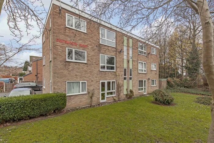 2 Bedroom Flat To Rent In Chatsworth Court, Chatsworth Road, Chesterfield, S40