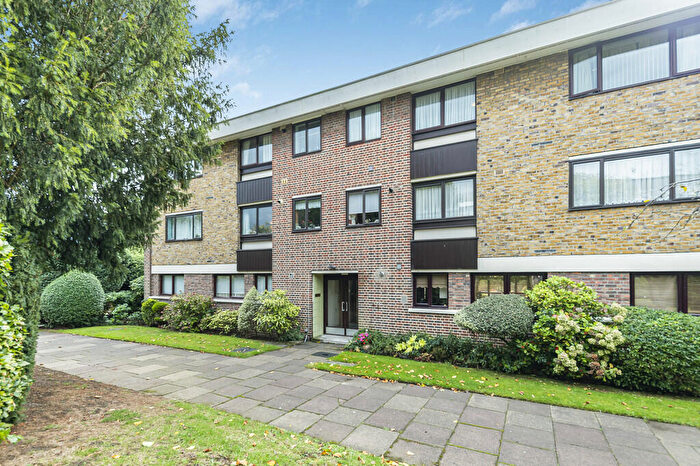 2 Bedroom Flat For Sale In Brecon Court, Greenacres, Eltham, SE9