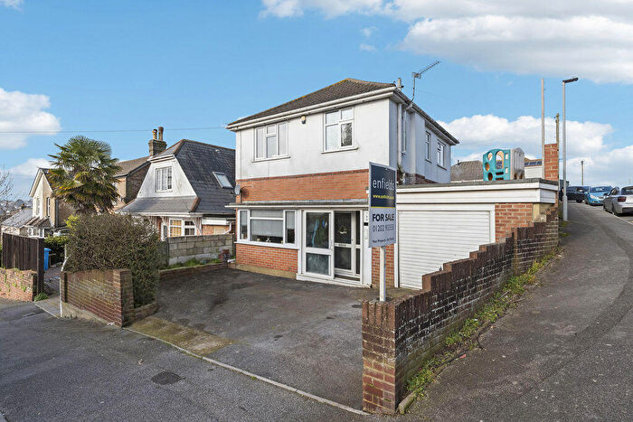 4 Bedroom Detached House For Sale In Albert Road, Poole, BH12