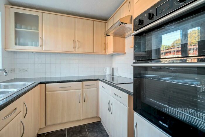 1 Bedroom Apartment For Sale In Wordsworth Drive, Cheam, Sutton, SM3