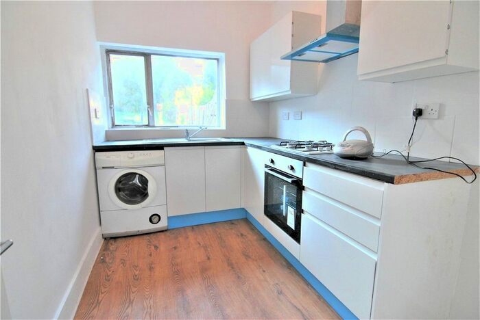 4 Bedroom Terraced House To Rent In Princes Avenue, Palmers Green, London N13