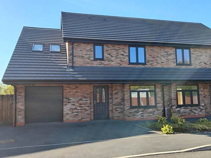 4 Bedroom Semi-Detached House To Rent In Whitegate Mews, PR4