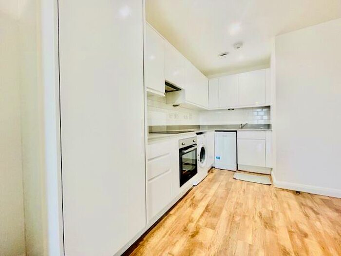 1 Bedroom Apartment To Rent In Stoke Road, Slough, SL2