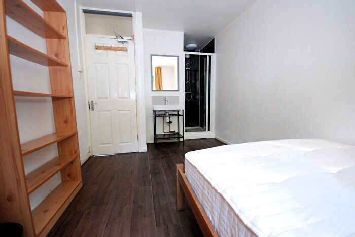 5 Bedroom Flat To Rent In Carlton Grove, London, SE15