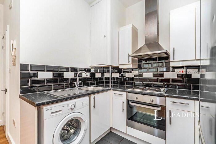 1 Bedroom Flat To Rent In Aberdeen Road, SO17