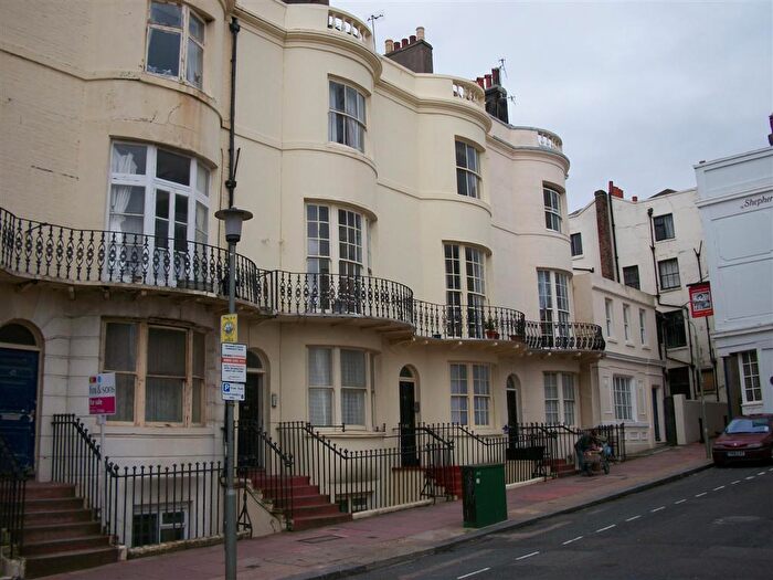 1 Bedroom Flat To Rent In Regency Square, Brighton, BN1