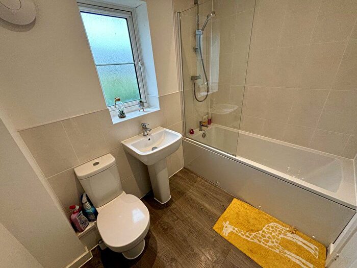 3 Bedroom End Of Terrace House For Sale In Montacute Road, Yeovil, Somerset, BA20