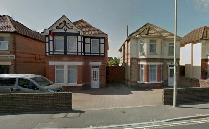 Studio To Rent In Ashley Road, Parkstone, Poole, BH14