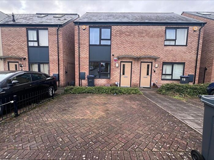 3 Bedroom Terraced House To Rent In Rodway Close, Birmingham, B19