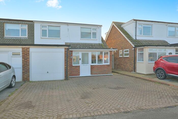 4 Bedroom Semi Detached House For Sale In High Knocke, Dymchurch, Romney Marsh, Kent, TN29