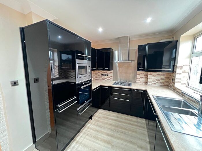 4 Bedroom Terraced House To Rent In Great Cambridge Road, Enfield, EN1