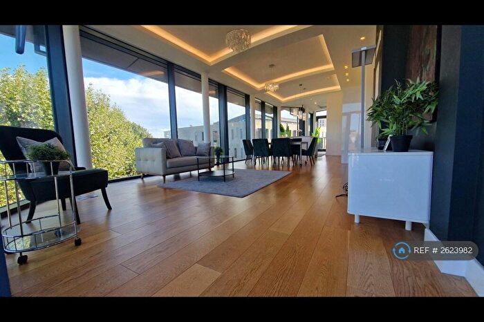 2 Bedroom Penthouse To Rent In Shad Thames, London, SE16