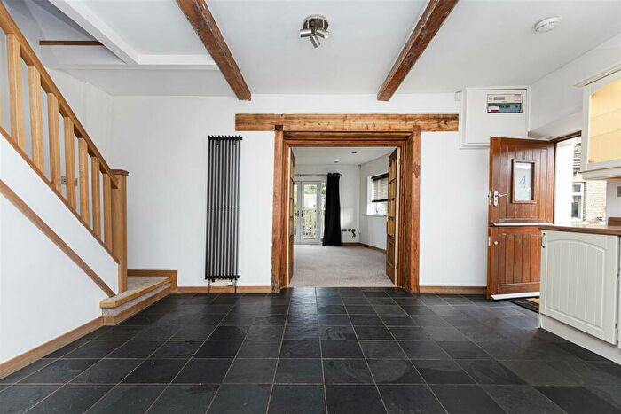 2 Bedroom Cottage For Sale In Upper Hirst, Mount, Huddersfield, HD3