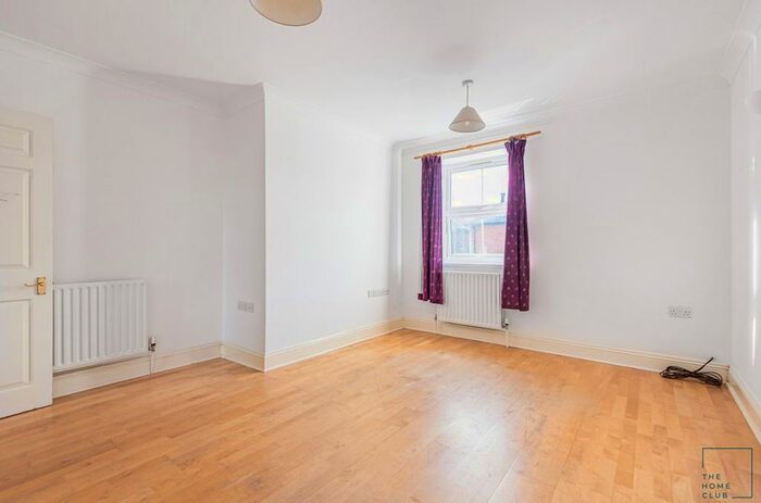 2 Bedroom Flat To Rent In Queens Road, Guildford, GU1