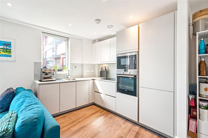1 Bedroom Flat For Sale In Gaumont Place, Streatham Hill, SW2
