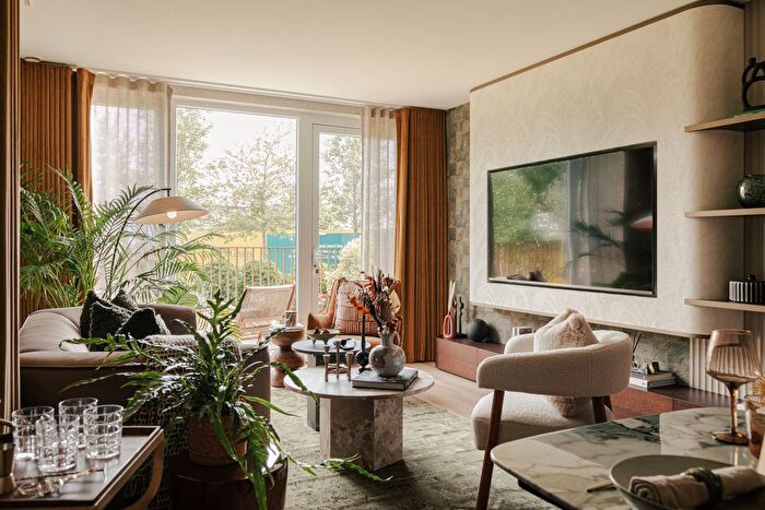 2 Bedroom Flat For Sale In Grand Union, Wembley, HA0