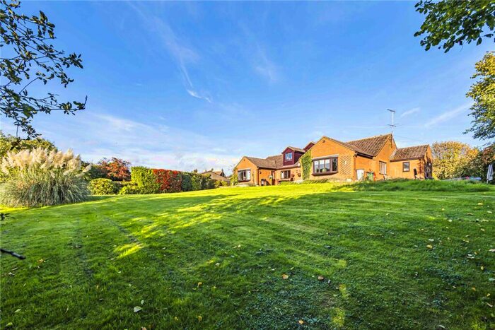 6 Bedroom Detached House For Sale In Dunstable Road, Dagnall, Berkhamsted, HP4