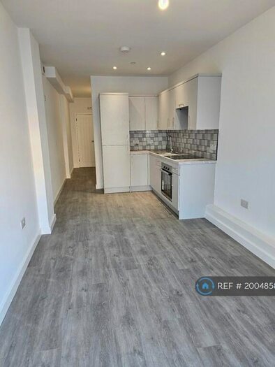 1 Bedroom Flat To Rent In Rear Of - Cowbridge Road East, Cardiff, CF5