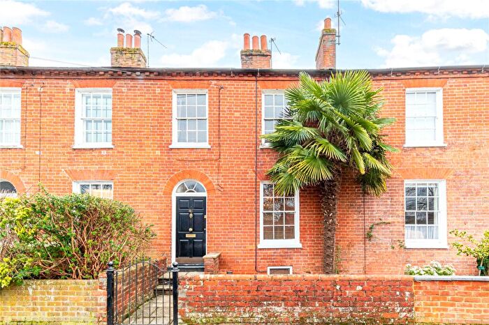 3 Bedroom Terraced House For Sale In Shaw Road, Newbury, Berkshire, RG14