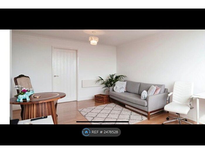 2 Bedroom Flat To Rent In Masefield Court, Warley, Brentwood, CM14