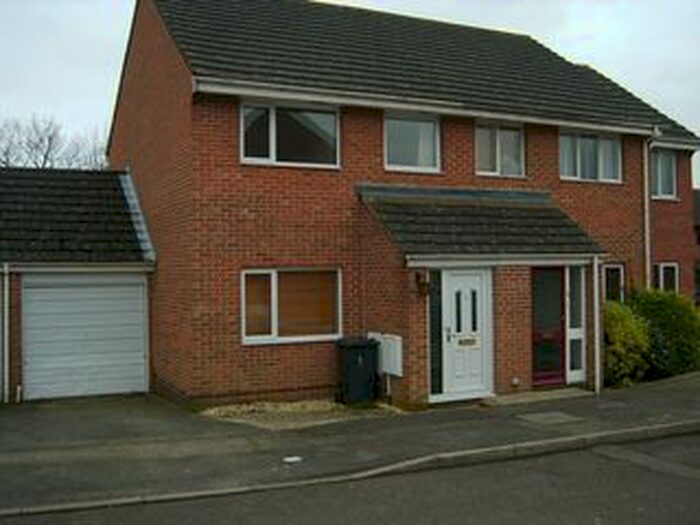 3 Bedroom Semi-Detached House To Rent In Grindle Close, Thatcham, RG18