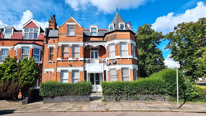 2 Bedroom Flat To Rent In Braemar Avenue, Wood Green, N22