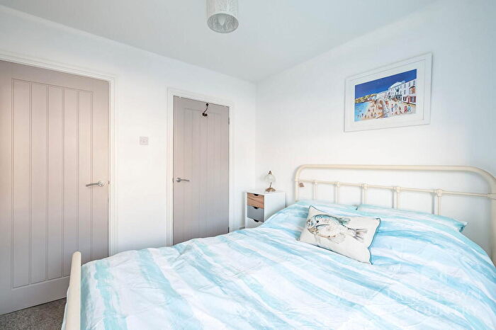 3 Bedroom End Of Terrace House For Sale In Constance Place, Millfields, Plymouth, PL1