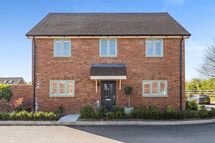 4 Bedroom Detached House For Sale In Castle Hill Lane, Bishopdown, SP1
