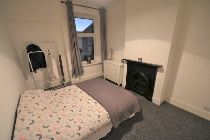 2 Bedroom Flat To Rent In Donald Street, Roath, CF24