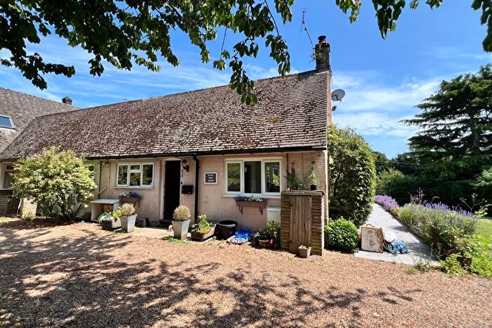 2 Bedroom Cottage To Rent In Canterbury Road, Bilting, Ashford, TN25