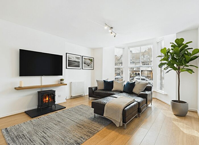 1 Bedroom Flat To Rent In Flat, Westbourne Avenue, HU5