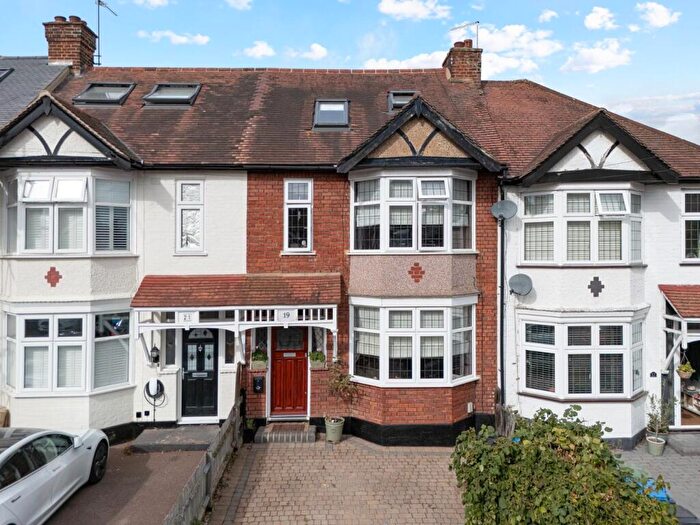 4 Bedroom Terraced House For Sale In Chestnut Avenue, Buckhurst Hill, IG9