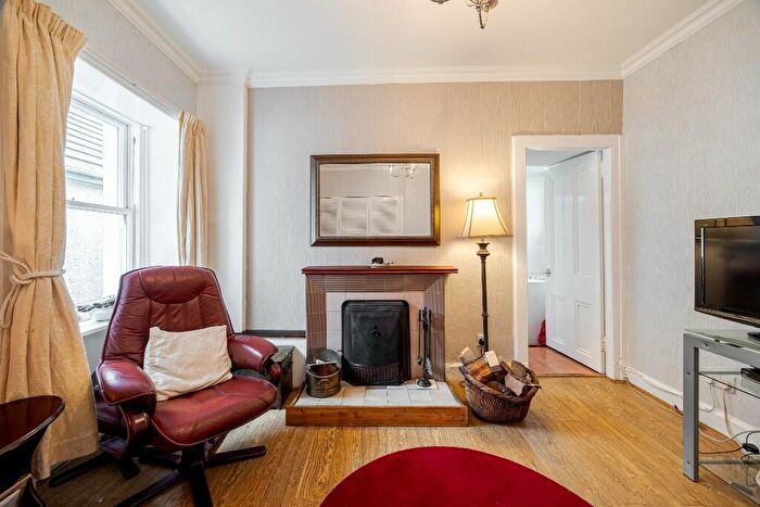 2 Bedroom Terraced House For Sale In Ben Arthur Pace, Lochgoilhead, PA24