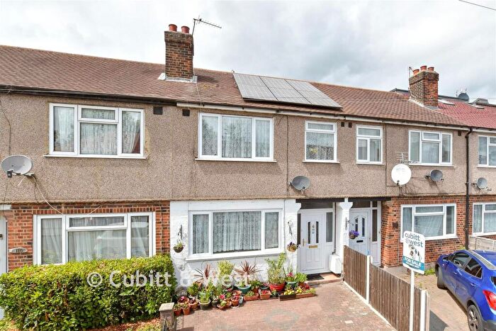 3 Bedroom Terraced House For Sale In Kynaston Avenue, Thornton Heath, Surrey, CR7