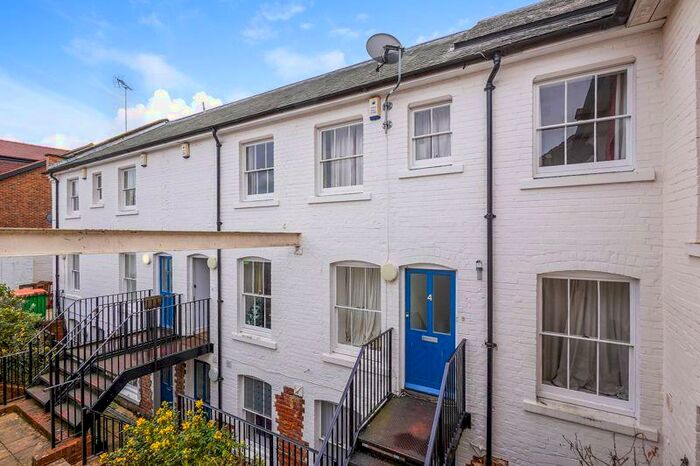 5 Bedroom Terraced House To Rent In Ivy Lane (whole House), CT1