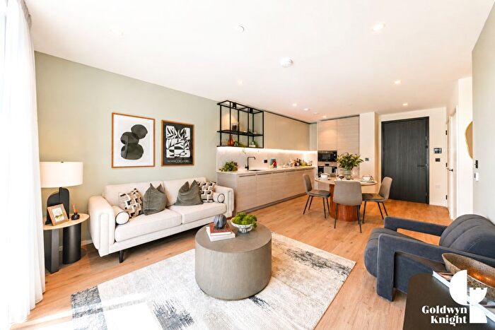 1 Bedroom Flat For Sale In Leven Road, London, London, E14