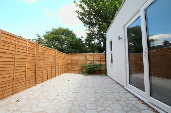 2 Bedroom Flat To Rent In Baronet Grove, London N17