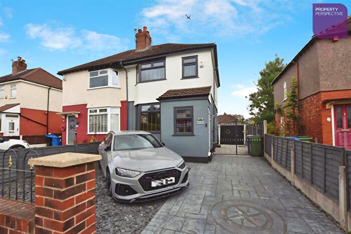 2 Bedroom House For Sale In Sandileigh Avenue, Stockport, SK5