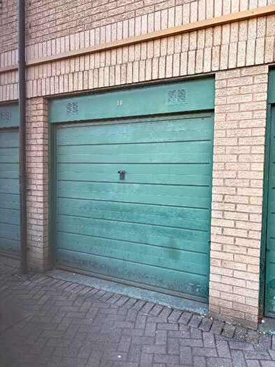 Garage / Parking To Rent In Milnpark Gardens, Kinning Park, Glasgow, G41