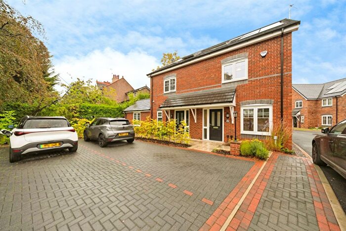 3 Bedroom Semi-detached House For Sale In Hannay Close, Wirral, CH49