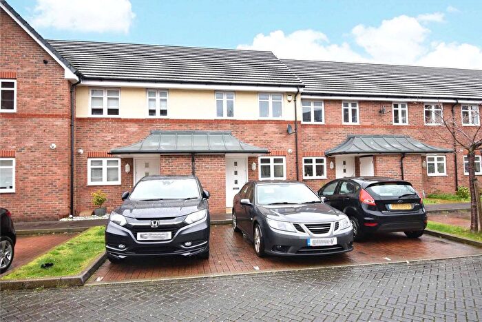 2 Bedroom Terraced House For Sale In Kenley Place, Farnborough, Hampshire, GU14